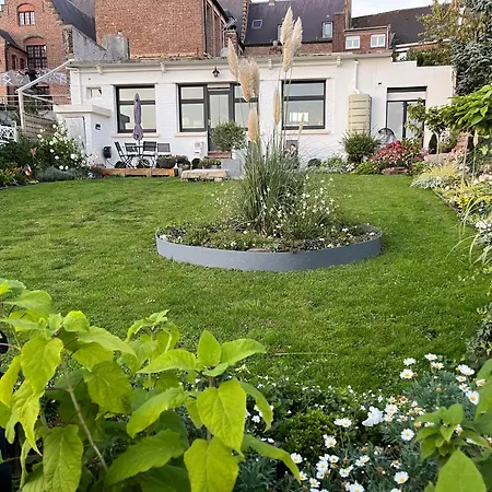 Semesterbostad Le Petit Paradis