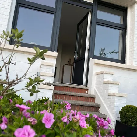 Semesterbostad Le Petit Paradis *