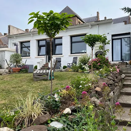 Semesterbostad Le Petit Paradis *